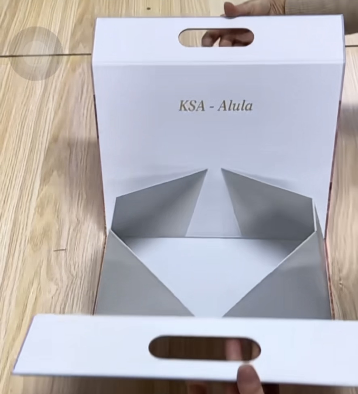 One Touch Tolding of Portable Parfum Gift Box